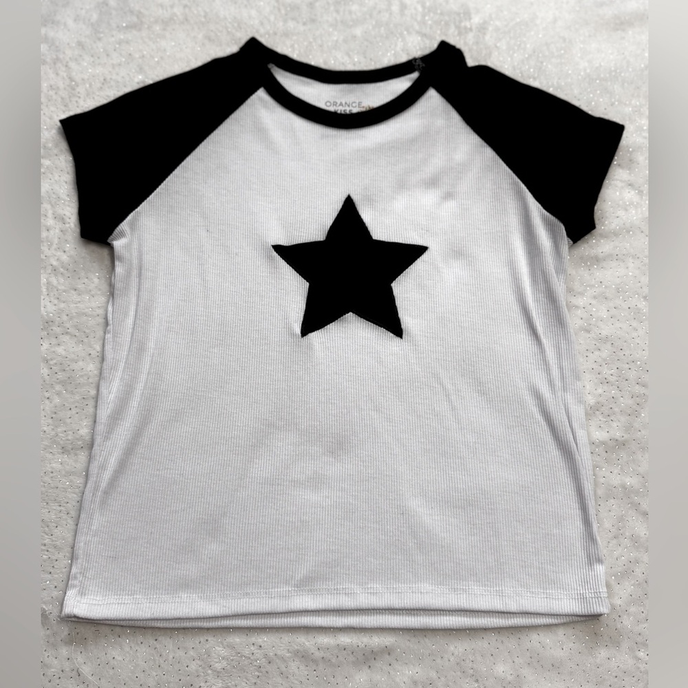 ♥️ White Top with Black Star Design